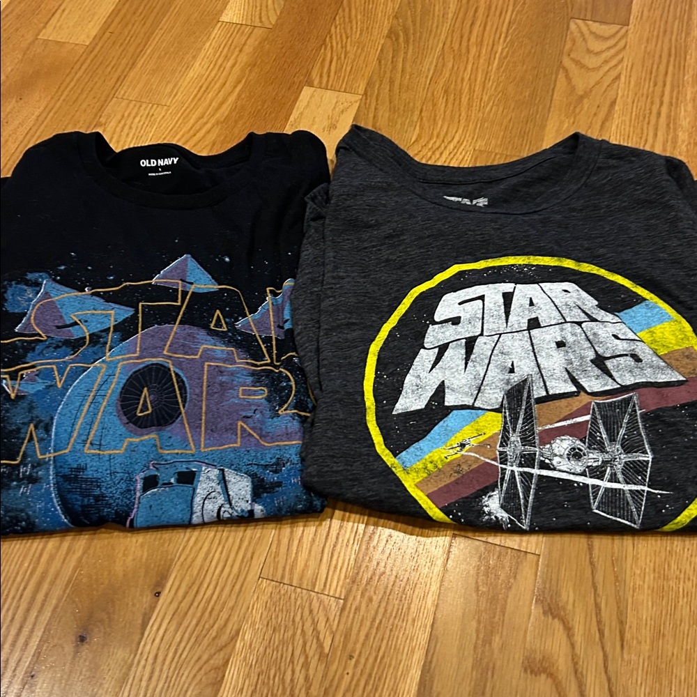 2 Men’s Star Wars T-shirts, size L